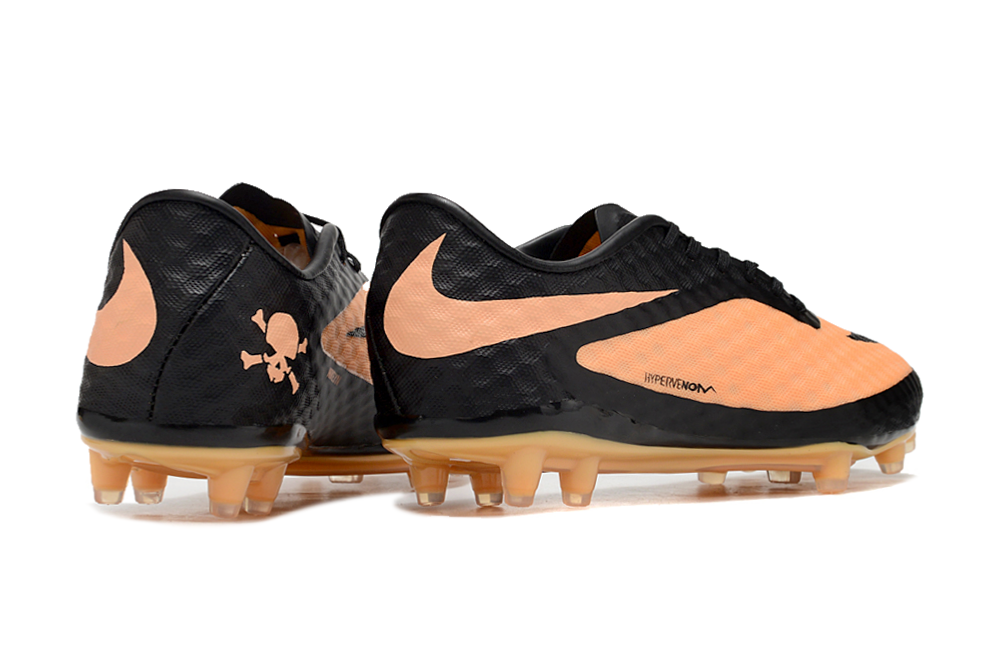 CRAMPONS HYPERVENOM ÉLITE