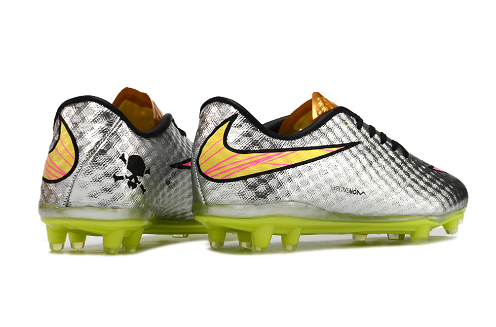 CRAMPONS HYPERVENOM ÉLITE