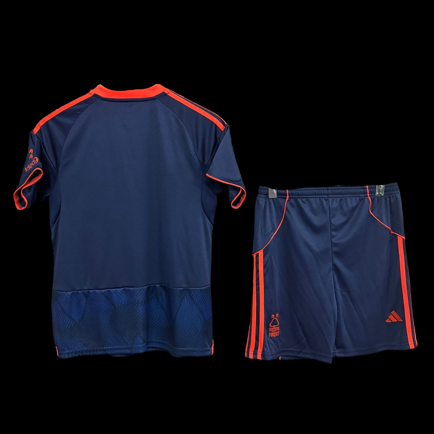 NOTTINGHAM FOREST 25-26 TRAINING KIT